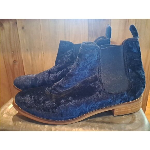 TOMS Ella Velvet Chelsea Ankle Bootie Navy Blue Size 7 NEW $100 Fairy Whimsey - Picture 1 of 5